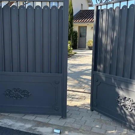 홈스테이 671 Reyrieux